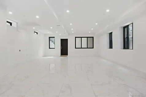 3526 221 Street Bayside NY 11361