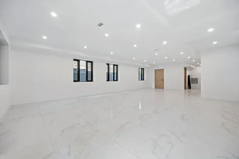 3526 221 Street Bayside NY 11361