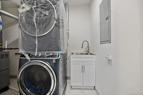 3526 221 Street Bayside NY 11361