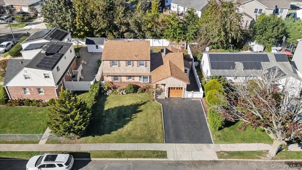 3 Surrey Lane Bethpage NY 11714