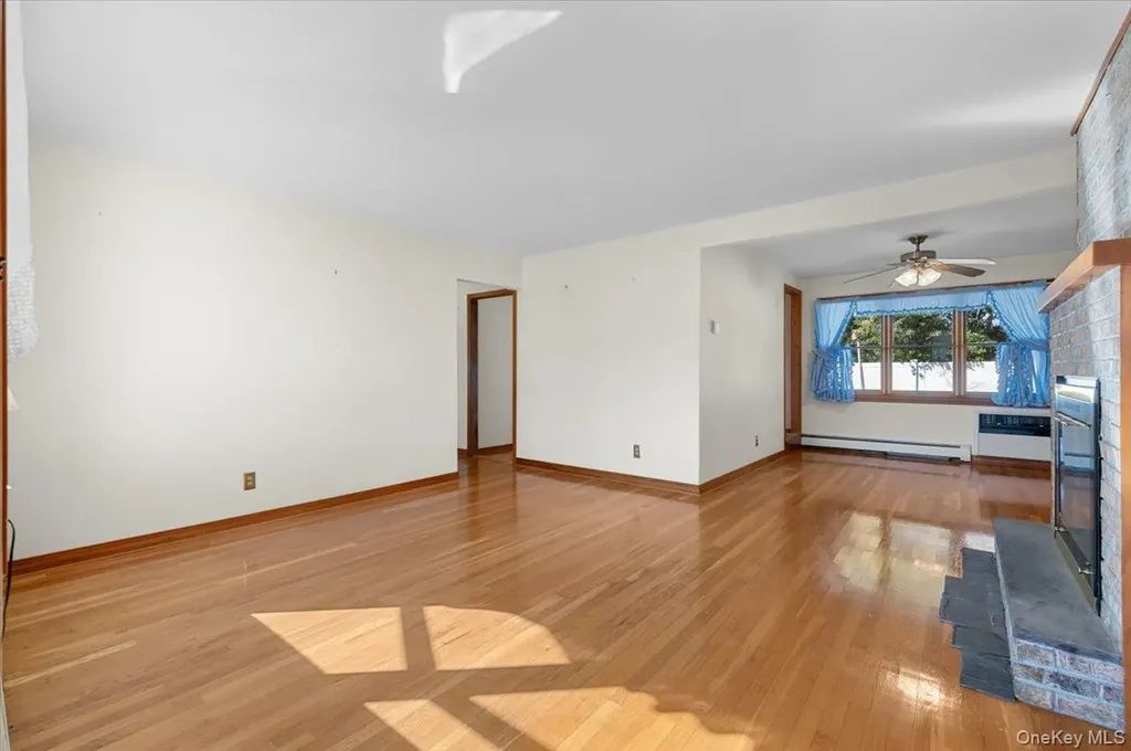 3 Surrey Lane Bethpage NY 11714