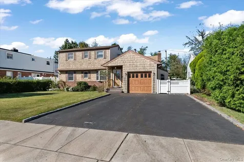 3 Surrey Lane Bethpage NY 11714