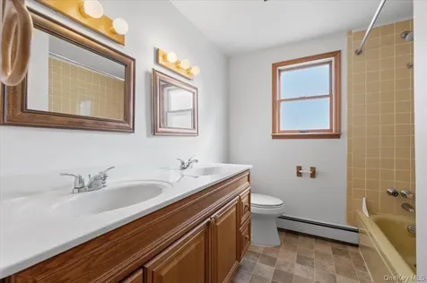 3 Surrey Lane Bethpage NY 11714