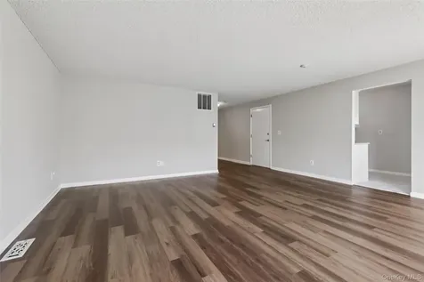 25 Vista Drive Nanuet NY 10954