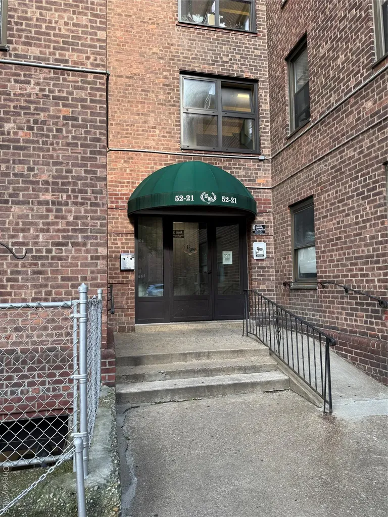 52-21 65th Place Maspeth NY 11378