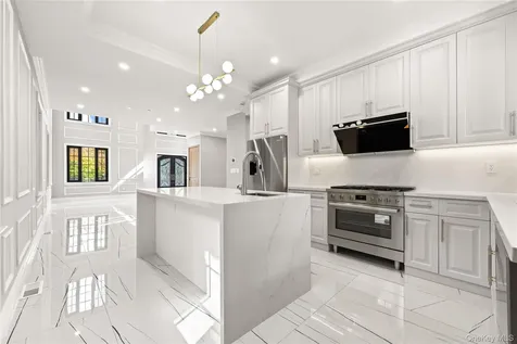 3522 221st Street Bayside NY 11361