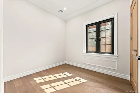 3522 221st Street Bayside NY 11361