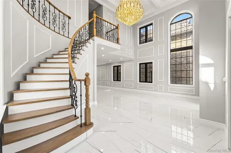 3522 221st Street Bayside NY 11361