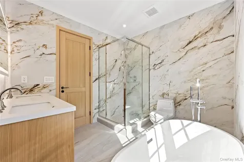 3522 221st Street Bayside NY 11361