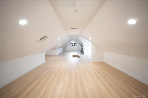 3522 221st Street Bayside NY 11361