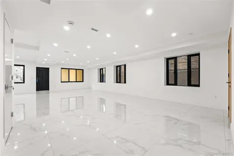 3522 221st Street Bayside NY 11361