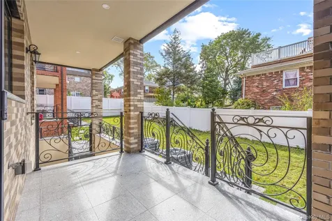 3522 221st Street Bayside NY 11361