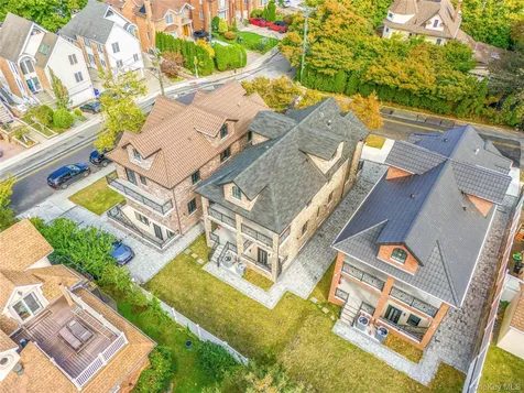 3522 221st Street Bayside NY 11361