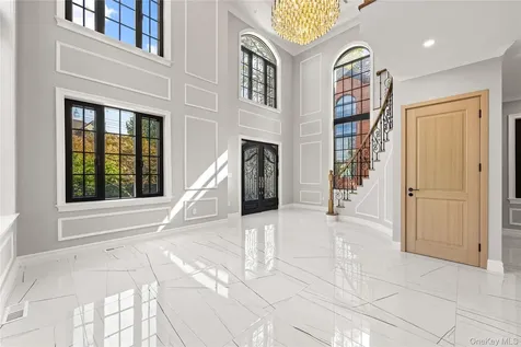 3522 221st Street Bayside NY 11361