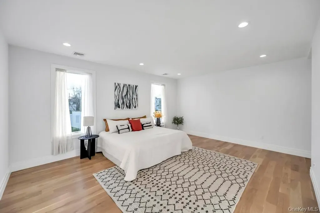 51 Stephen Drive Plainview NY 11803