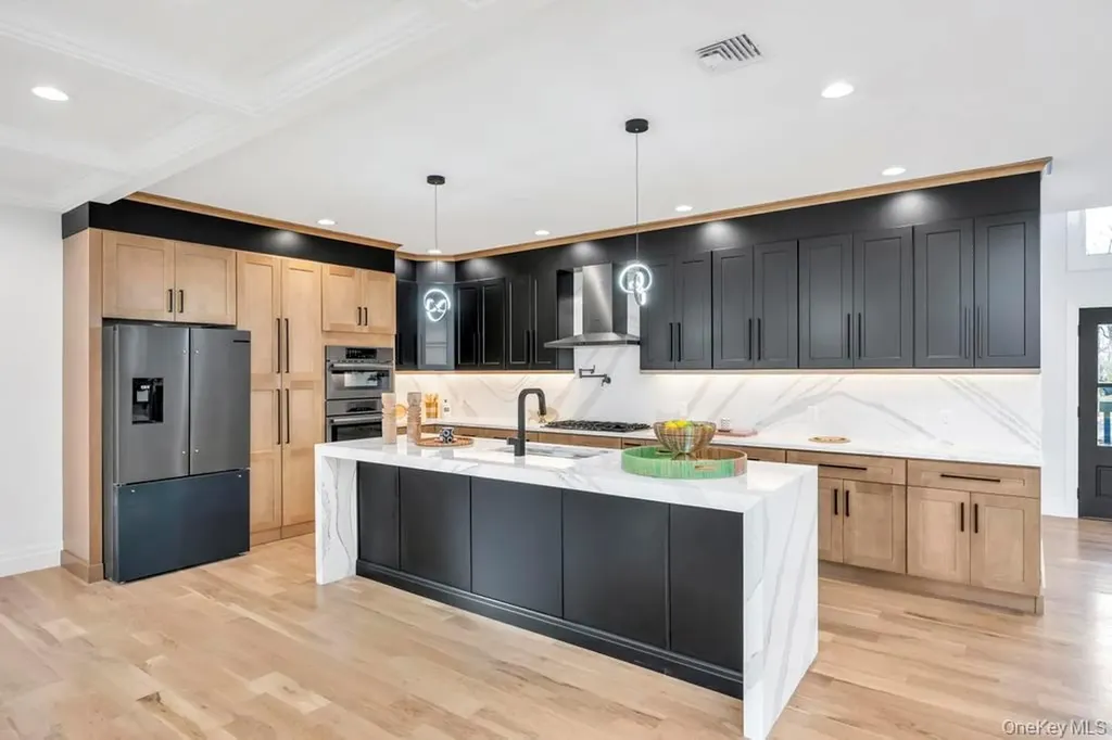 51 Stephen Drive Plainview NY 11803