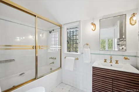 66 Lockwood Road Scarsdale NY 10583