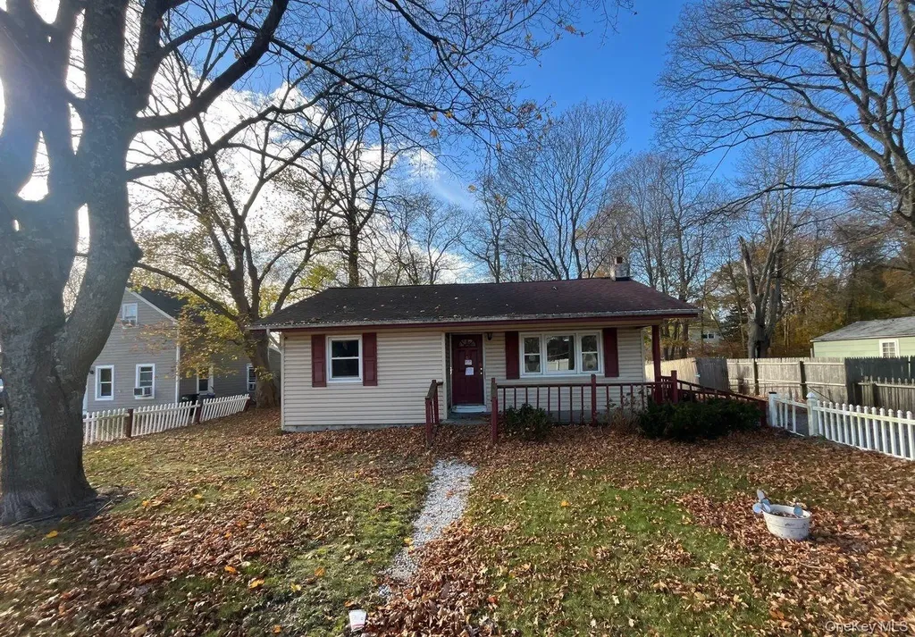 266 Station Road Bellport NY 11713