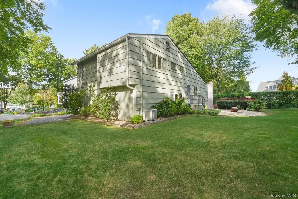 7 Green Acres Lane White Plains NY 10607
