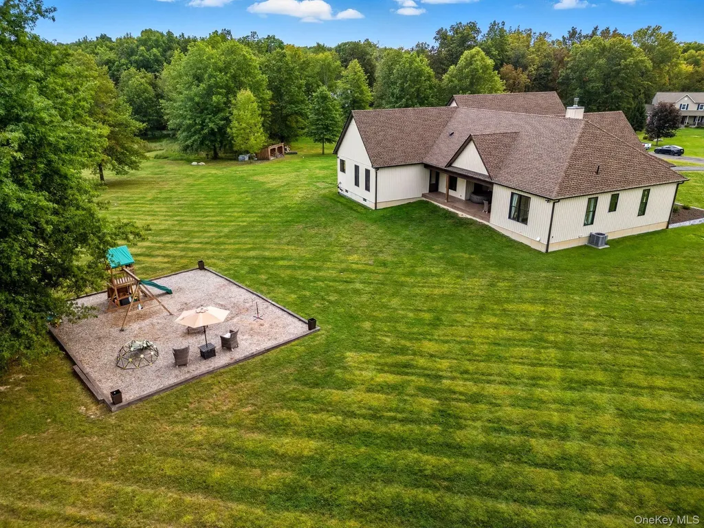 11 Knolls Road Wallkill NY 12589