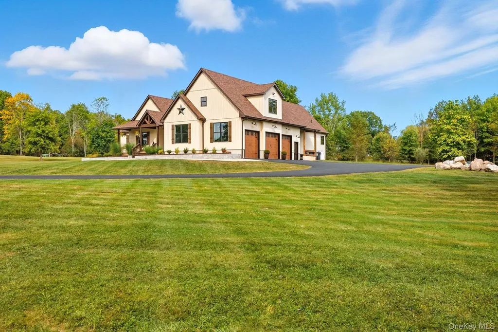 11 Knolls Road Wallkill NY 12589