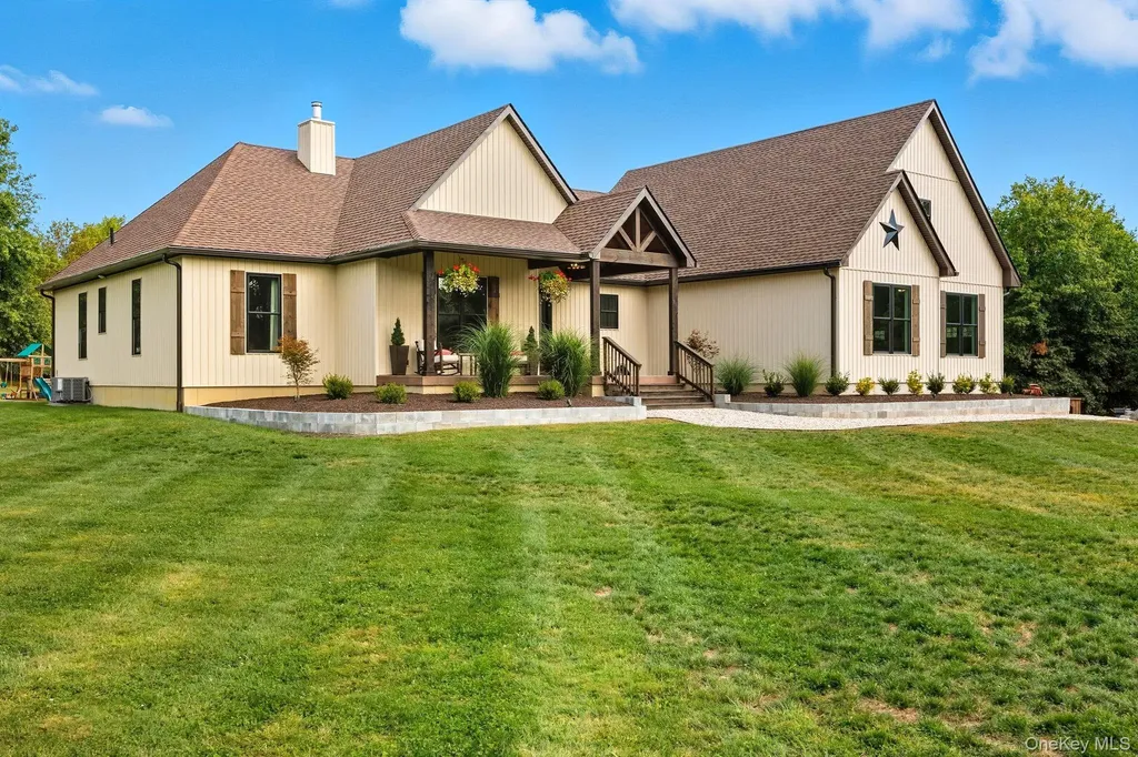 11 Knolls Road Wallkill NY 12589