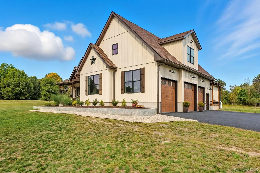 11 Knolls Road Wallkill NY 12589
