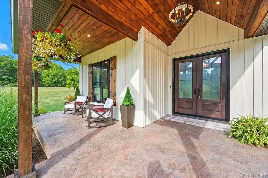 11 Knolls Road Wallkill NY 12589