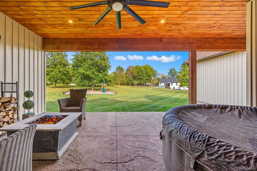 11 Knolls Road Wallkill NY 12589