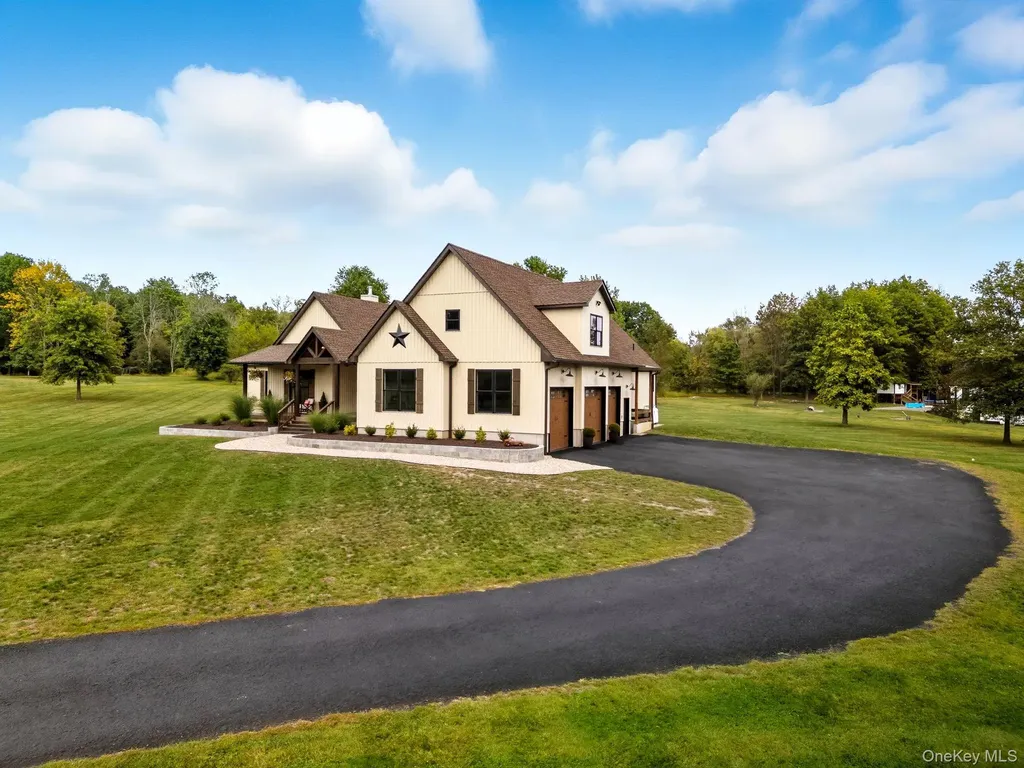 11 Knolls Road Wallkill NY 12589