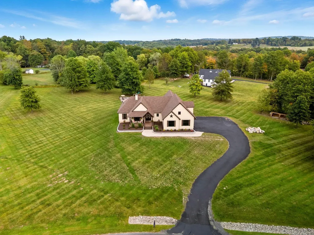 11 Knolls Road Wallkill NY 12589