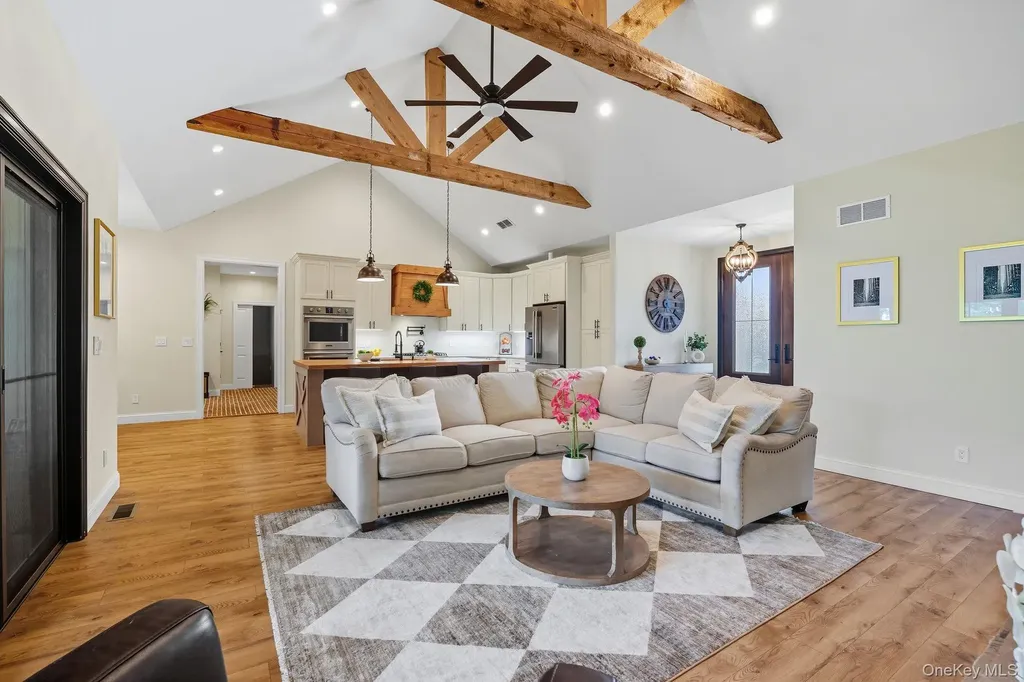 11 Knolls Road Wallkill NY 12589