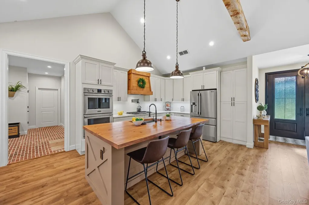 11 Knolls Road Wallkill NY 12589