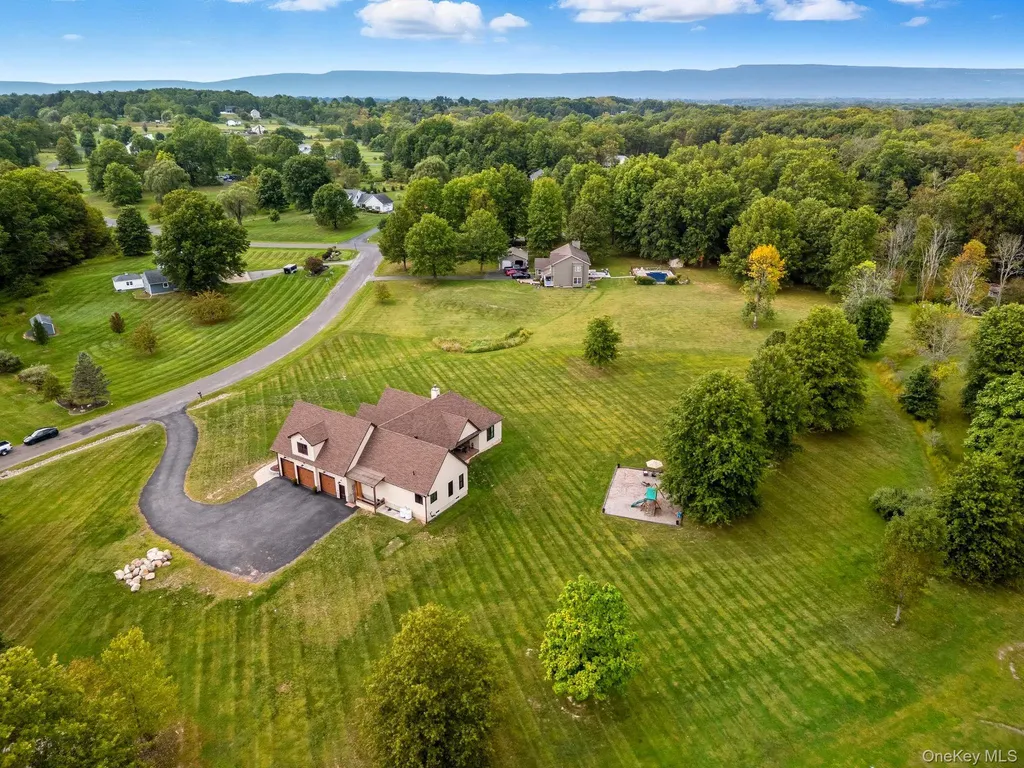 11 Knolls Road Wallkill NY 12589