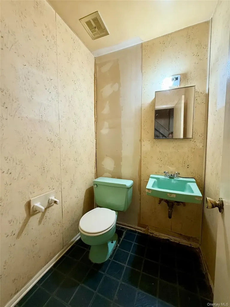160 Halgren Crescent Haverstraw NY 10927