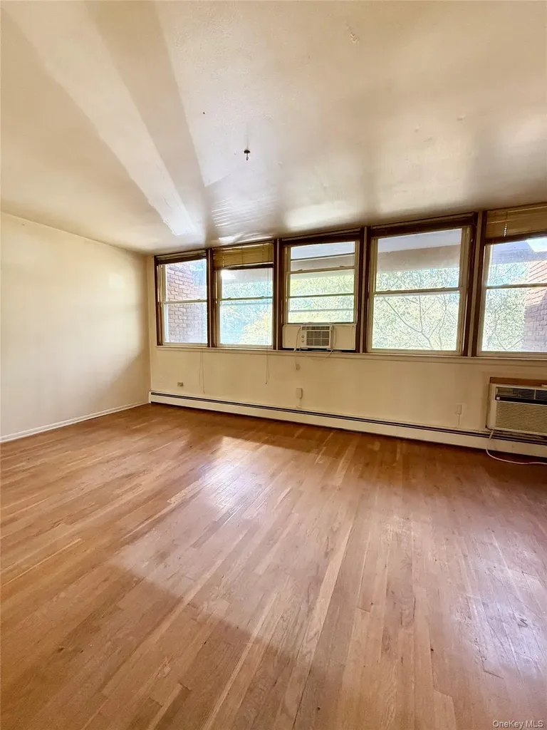 160 Halgren Crescent Haverstraw NY 10927