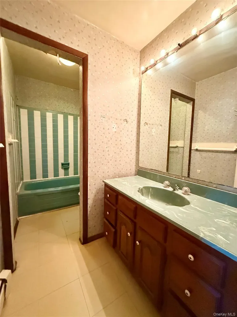 160 Halgren Crescent Haverstraw NY 10927
