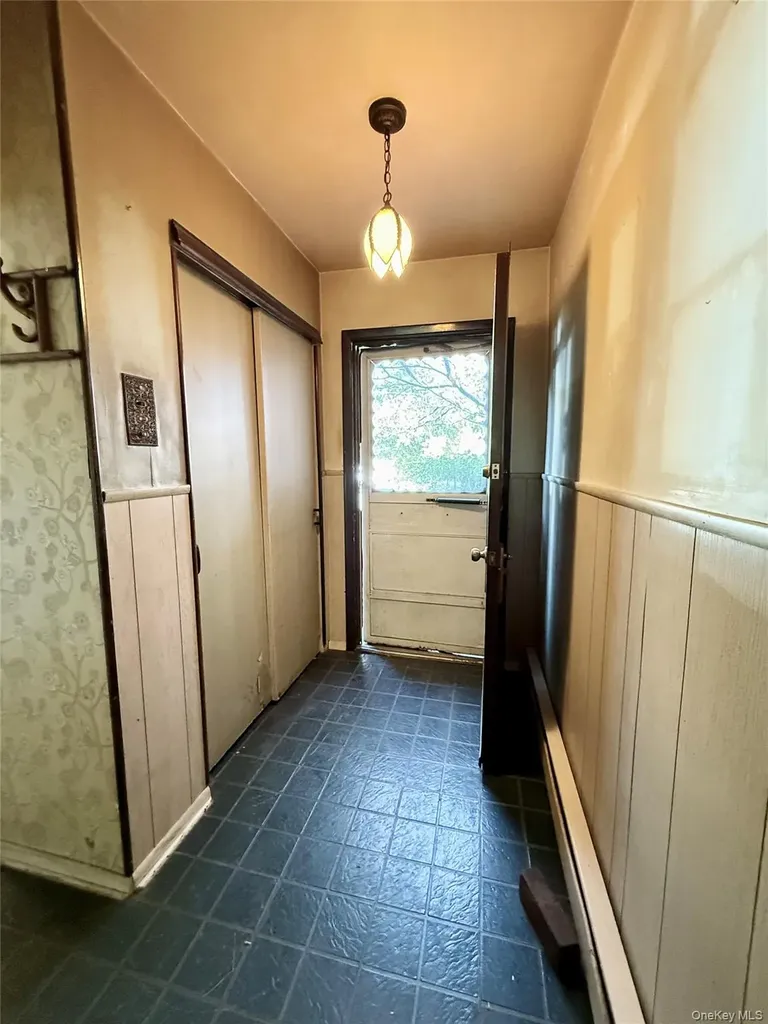 160 Halgren Crescent Haverstraw NY 10927