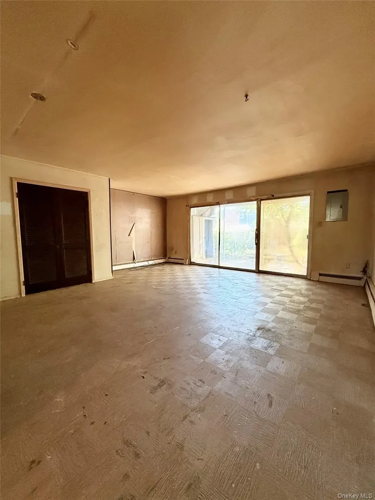 160 Halgren Crescent Haverstraw NY 10927