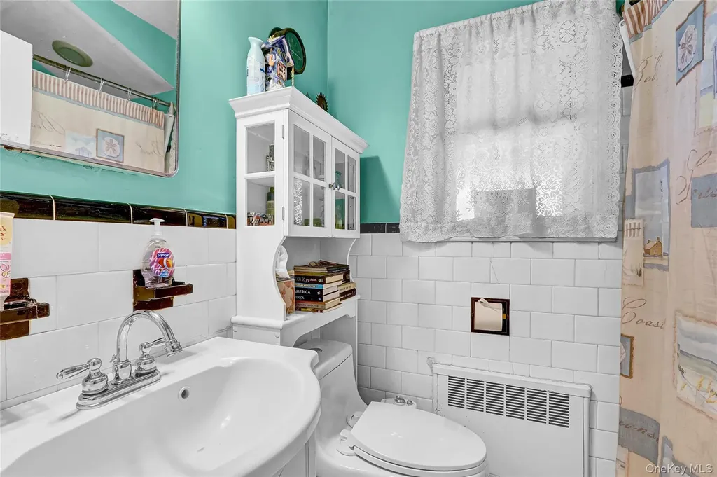 1073 Thomas Avenue Baldwin NY 11510