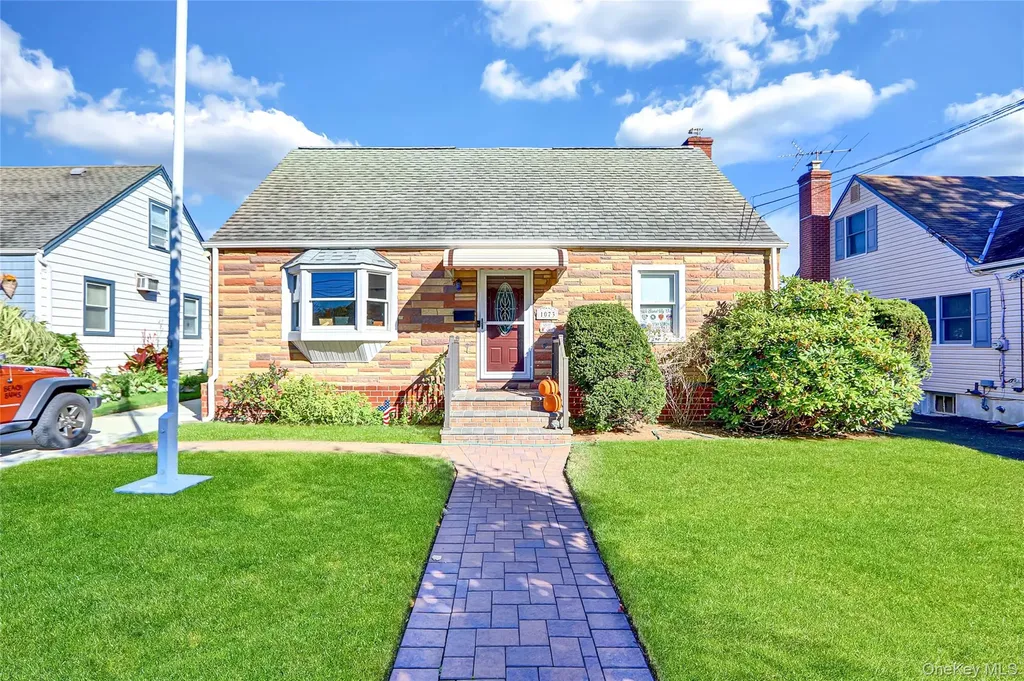 1073 Thomas Avenue Baldwin NY 11510