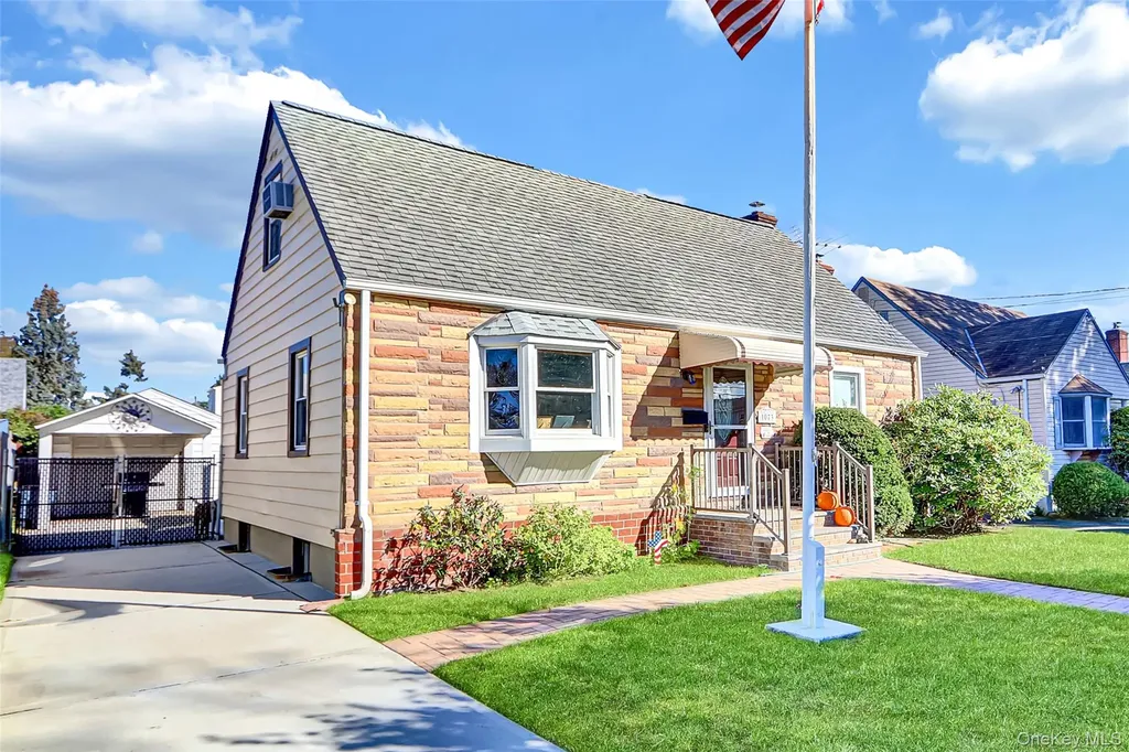 1073 Thomas Avenue Baldwin NY 11510