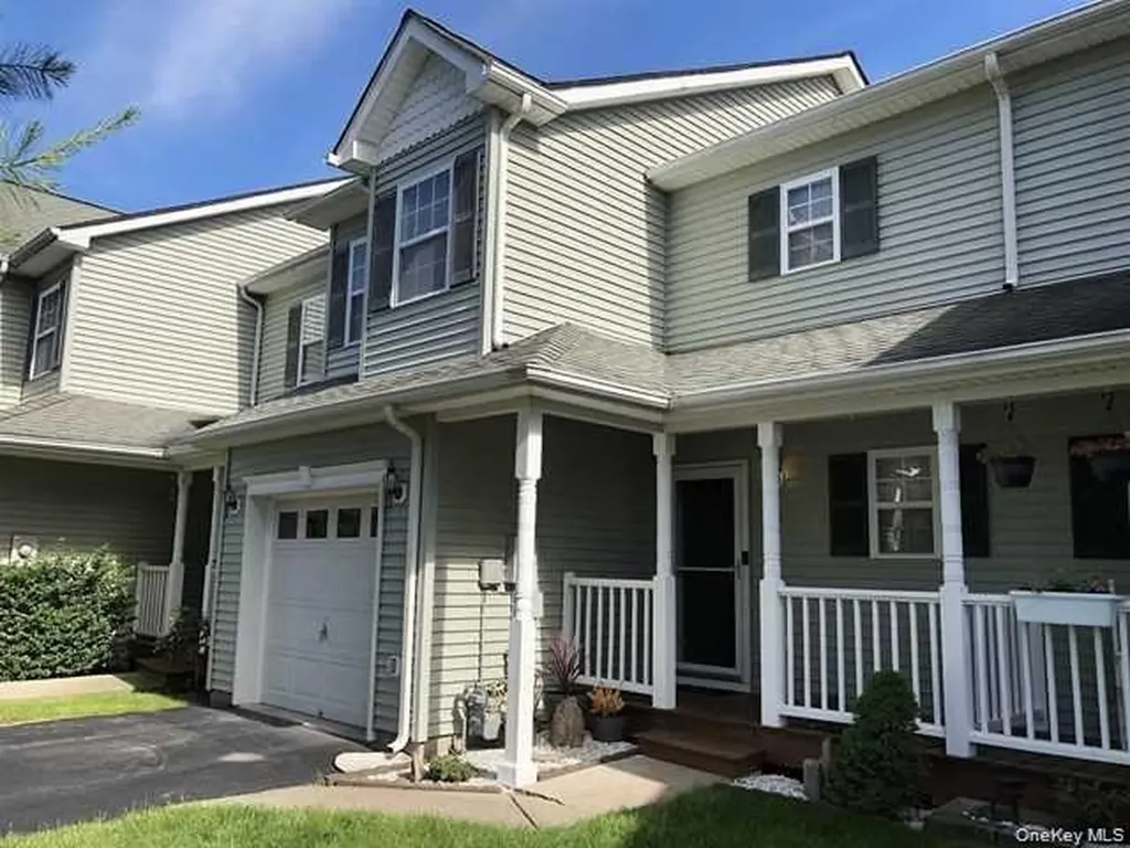 141 Pinebrook Drive Hyde Park NY 12538
