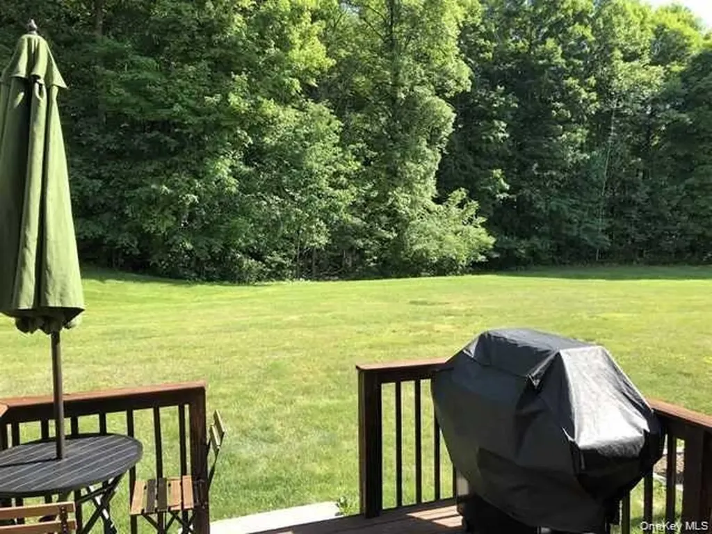 141 Pinebrook Drive Hyde Park NY 12538