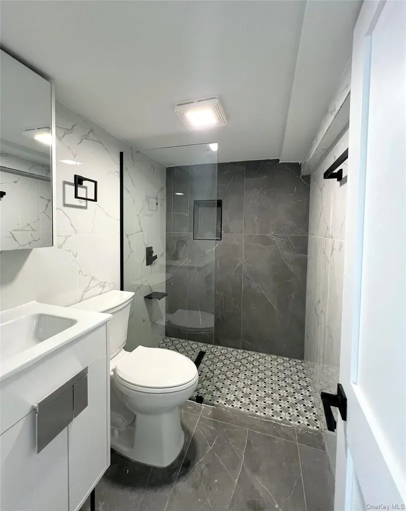 6608 73rd Place Middle Village NY 11379