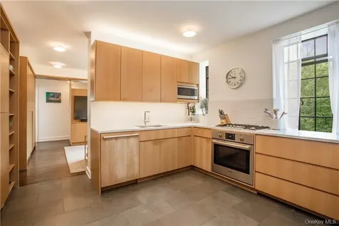 100 Ardsley Avenue W Irvington NY 10533