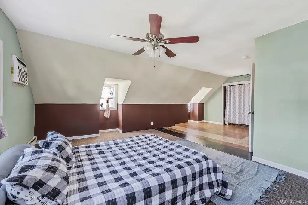 404 Vanderbilt Boulevard Oakdale NY 11769