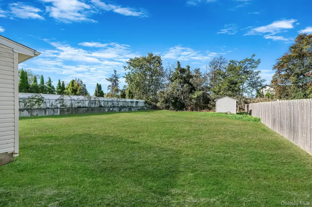 404 Vanderbilt Boulevard Oakdale NY 11769