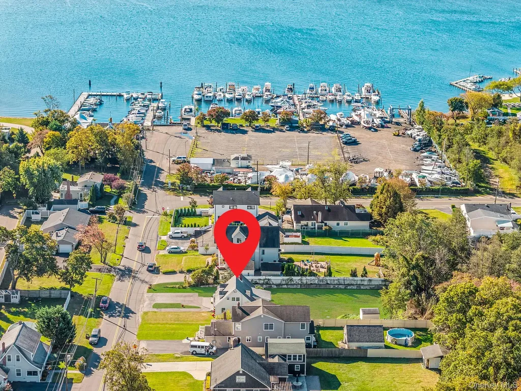 404 Vanderbilt Boulevard Oakdale NY 11769