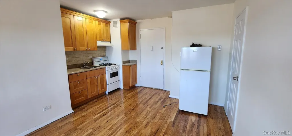 222-89 Braddock Avenue Bellerose NY 11428